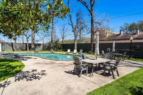 $475,000 | 8954 Chatsworth Drive, Houston, TX 77024