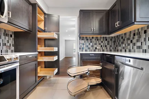 $475,000 | 8954 Chatsworth Drive, Houston, TX 77024