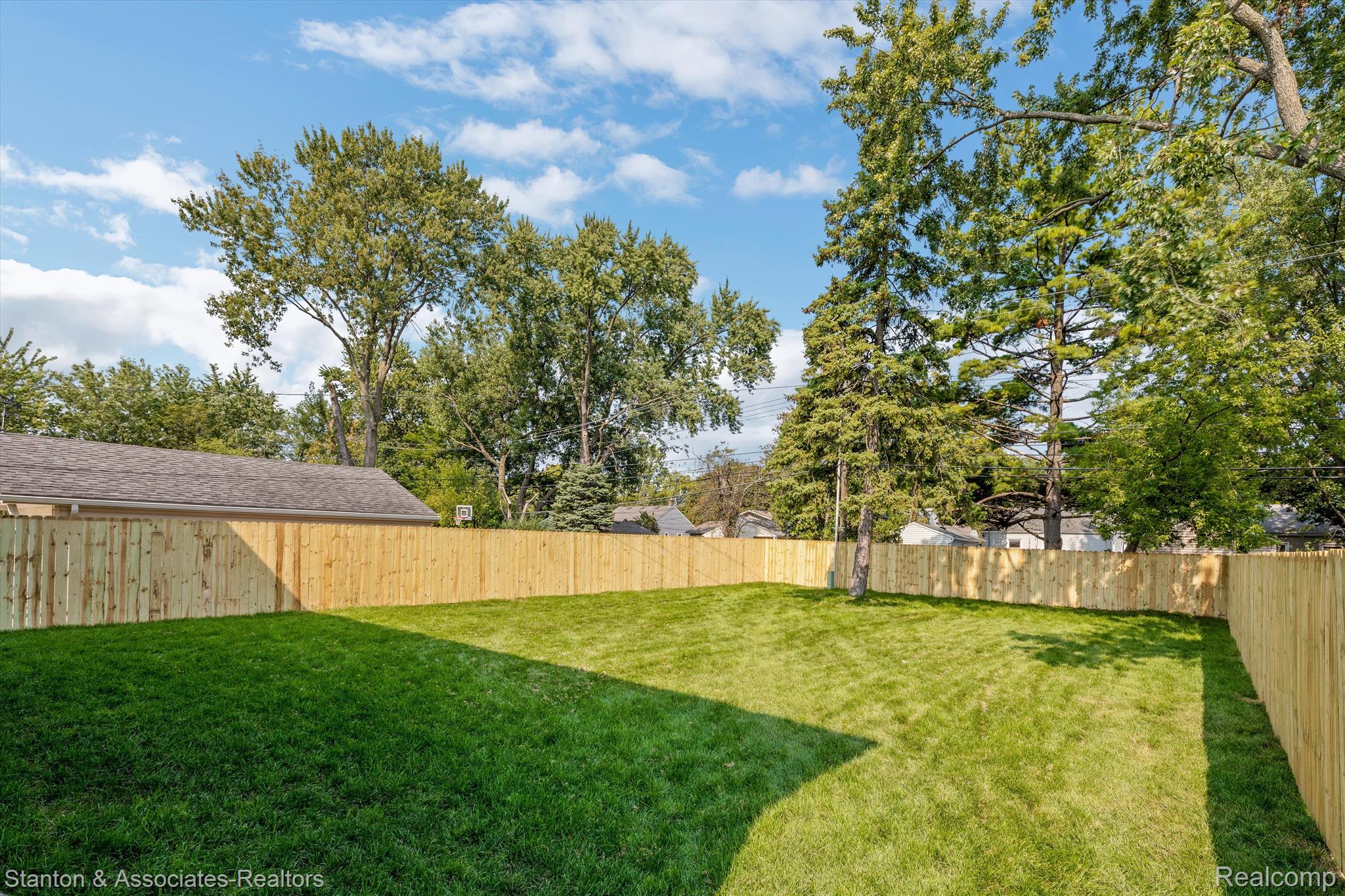 3328 Starr Road Royal Oak, MI 48073 - Photo 59 of 62 rear grounds