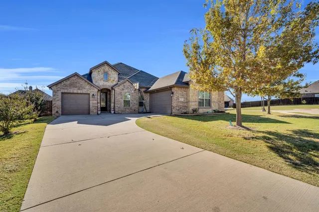 $499,999 | 7202 Lone Star Way, Midlothian, TX 76065