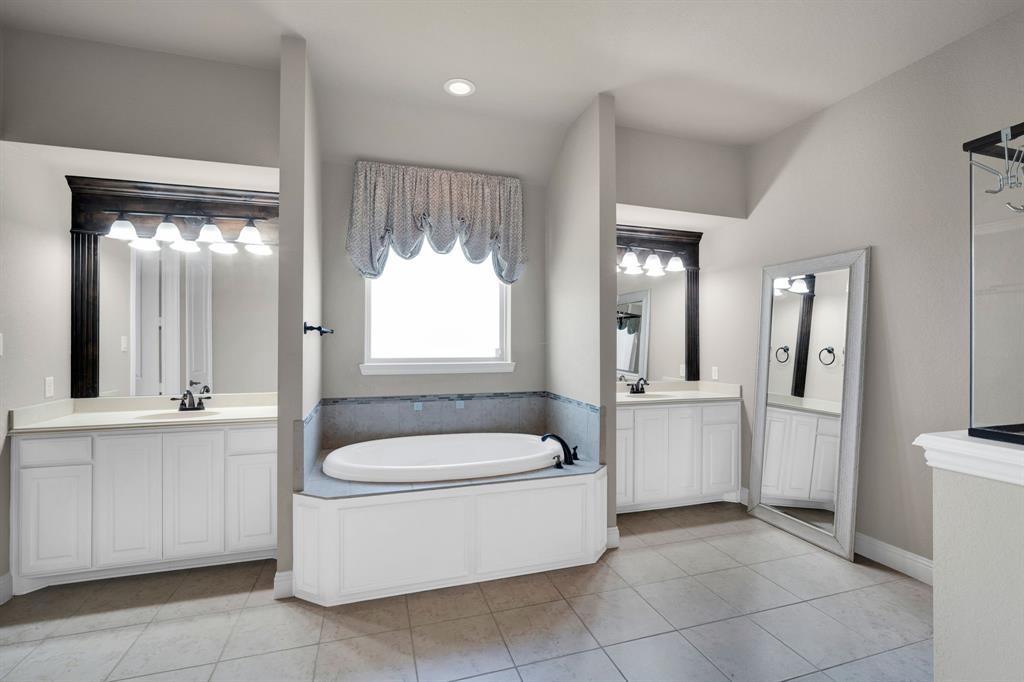 7202 Lone Star Way Midlothian, TX 76065 - Photo 14 of 27