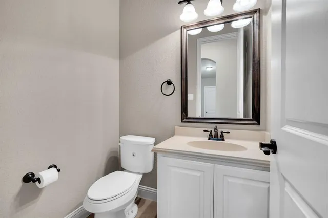 $499,999 | 7202 Lone Star Way, Midlothian, TX 76065