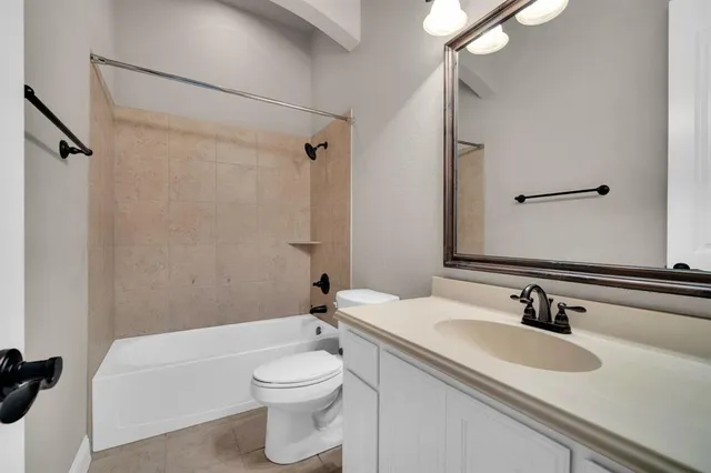 $499,999 | 7202 Lone Star Way, Midlothian, TX 76065