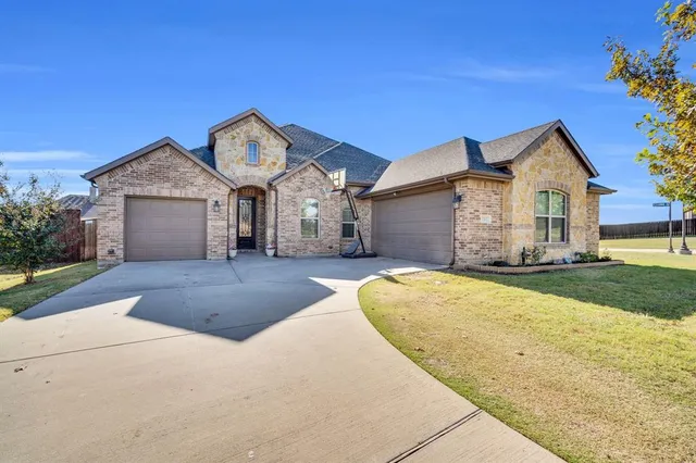 $499,999 | 7202 Lone Star Way, Midlothian, TX 76065