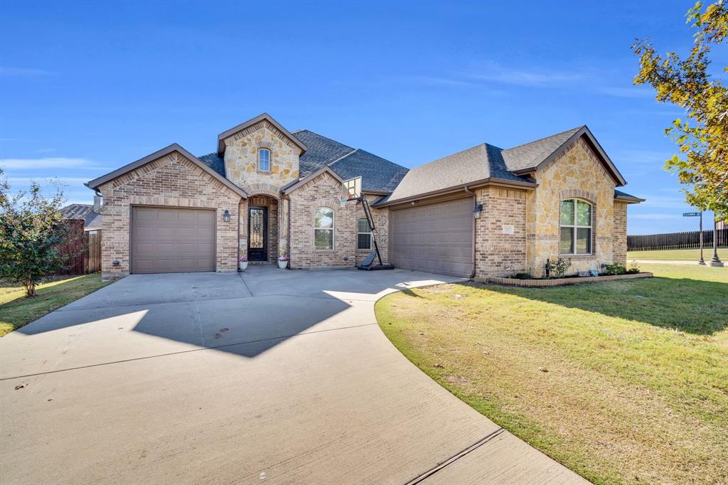 7202 Lone Star Way Midlothian, TX 76065 - Photo 2 of 27