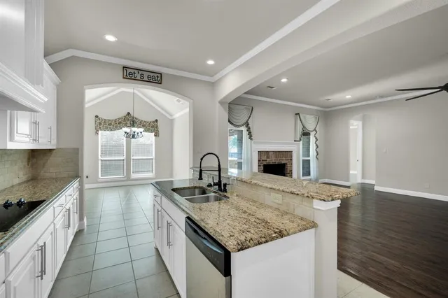 $499,999 | 7202 Lone Star Way, Midlothian, TX 76065