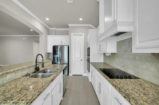 $499,999 | 7202 Lone Star Way, Midlothian, TX 76065