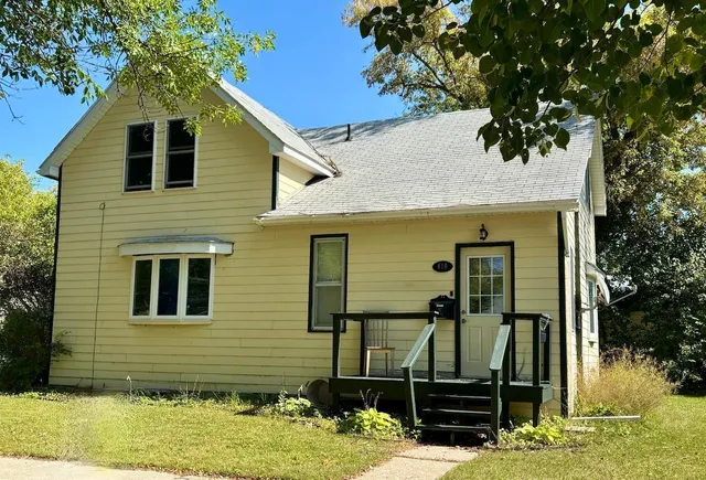 $119,500 | 410 Knight Avenue North, Thief River Falls, MN 56701