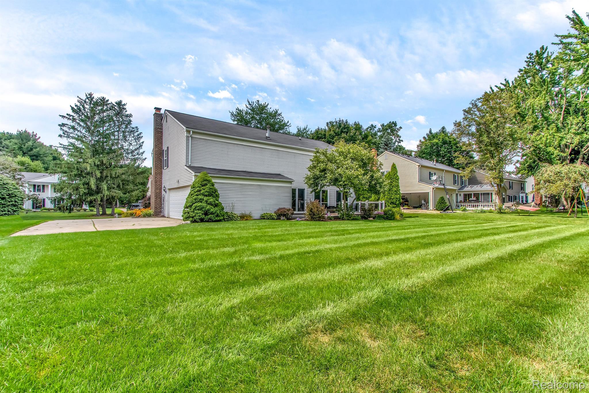 35851 Fredericksburg Road Farmington, MI 48331 - Photo 8 of 61 Gallery Image 8