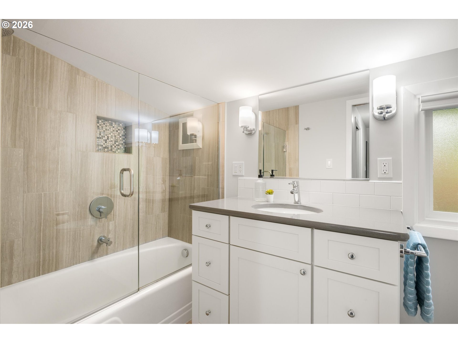 8108 Southwest 9th Avenue Portland, OR 97219 - Photo 21 of 40 Bathroom