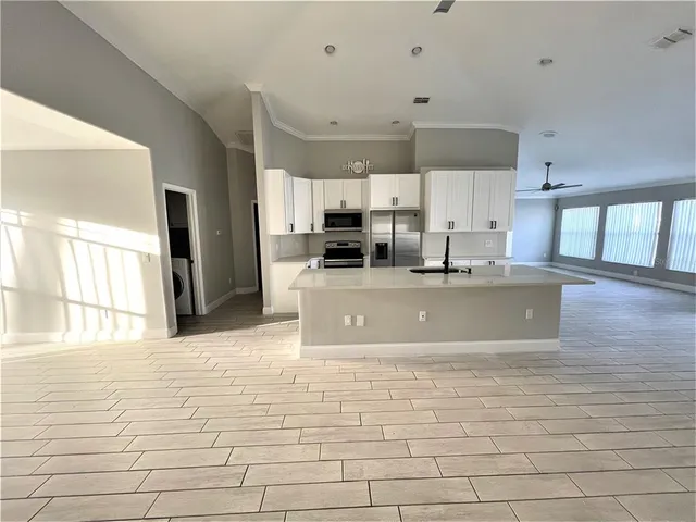 $3,000 | 304 Crisan Court, Orlando, FL 32824