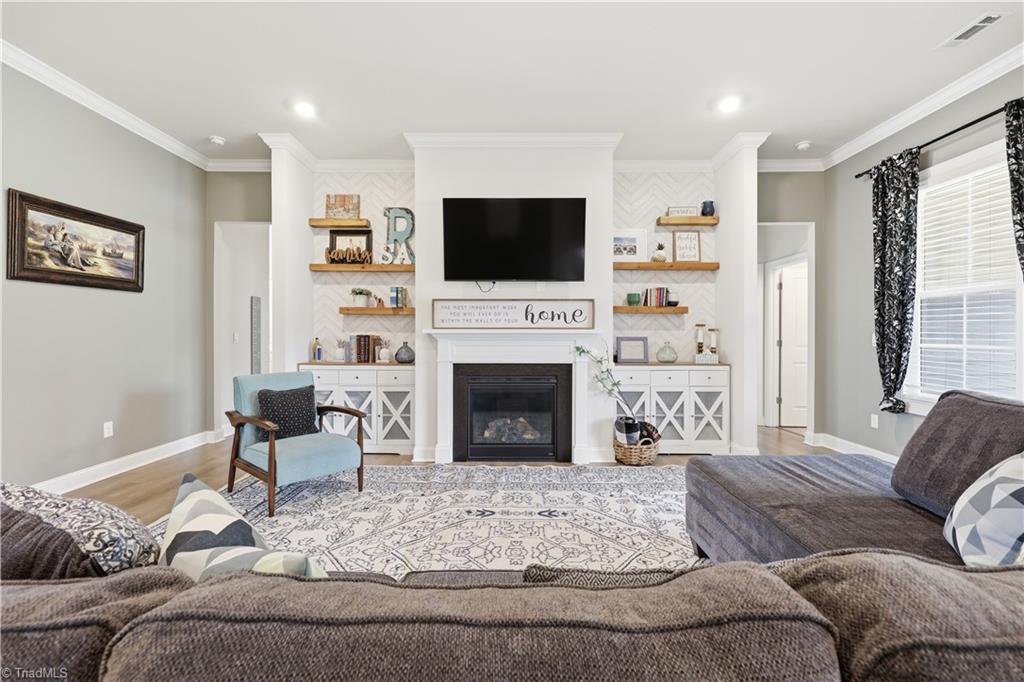 7111 Conrad Farm Road Lewisville, NC 27040 - Photo 22 of 31 Living Room