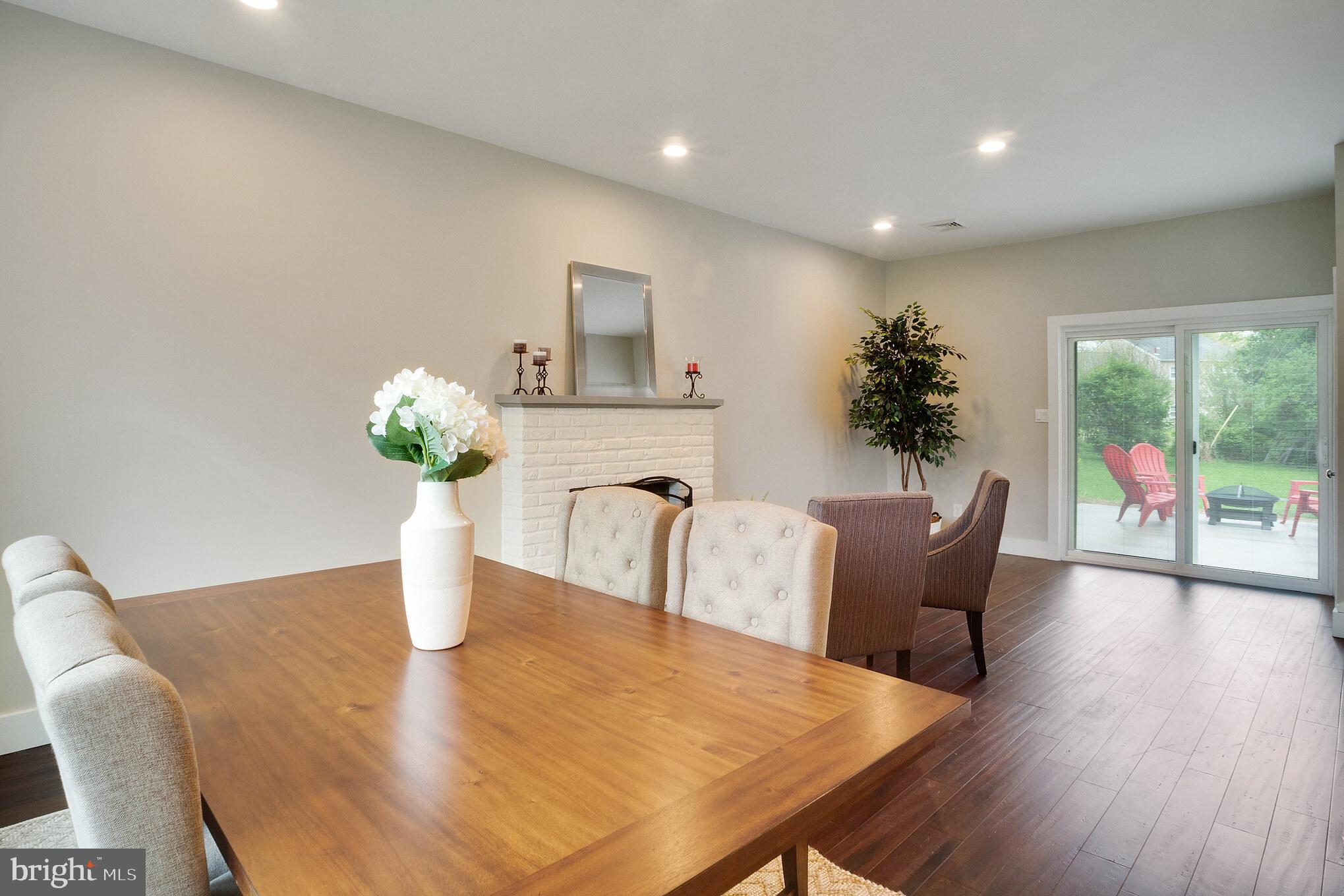 1055 Victoria Road Warminster, PA 18974 - Photo 14 of 23 Dining Room/Family Room