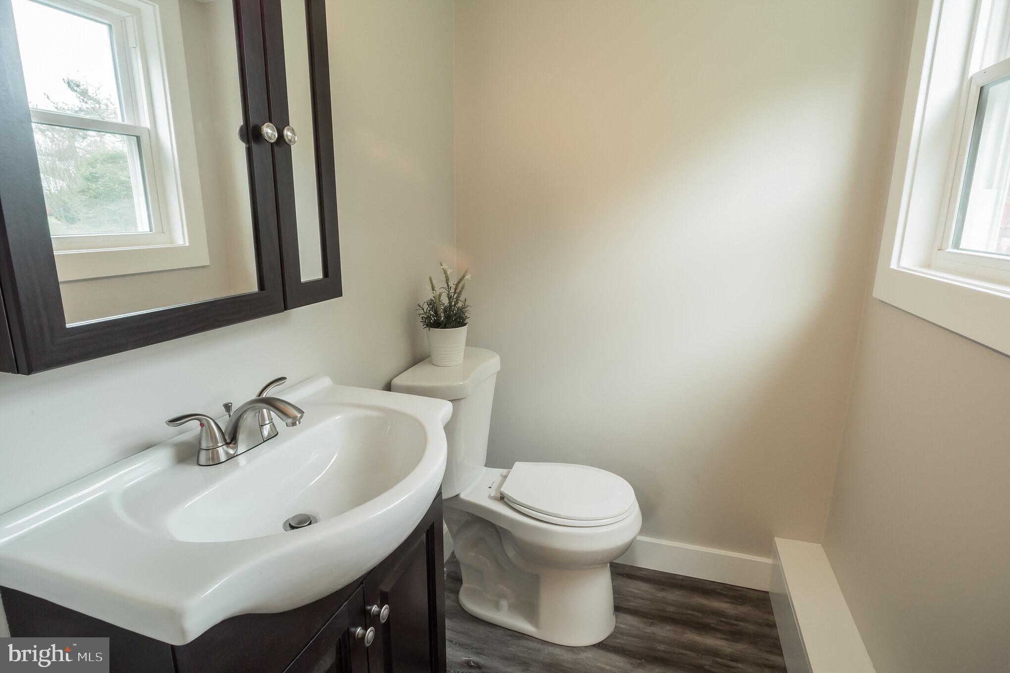 1055 Victoria Road Warminster, PA 18974 - Photo 22 of 23 Halfbath