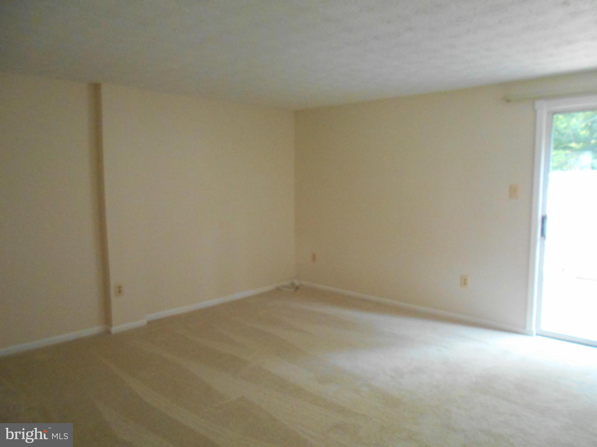 15727 Haynes Road Laurel, MD 20707 - Photo 9 of 22 Living Room