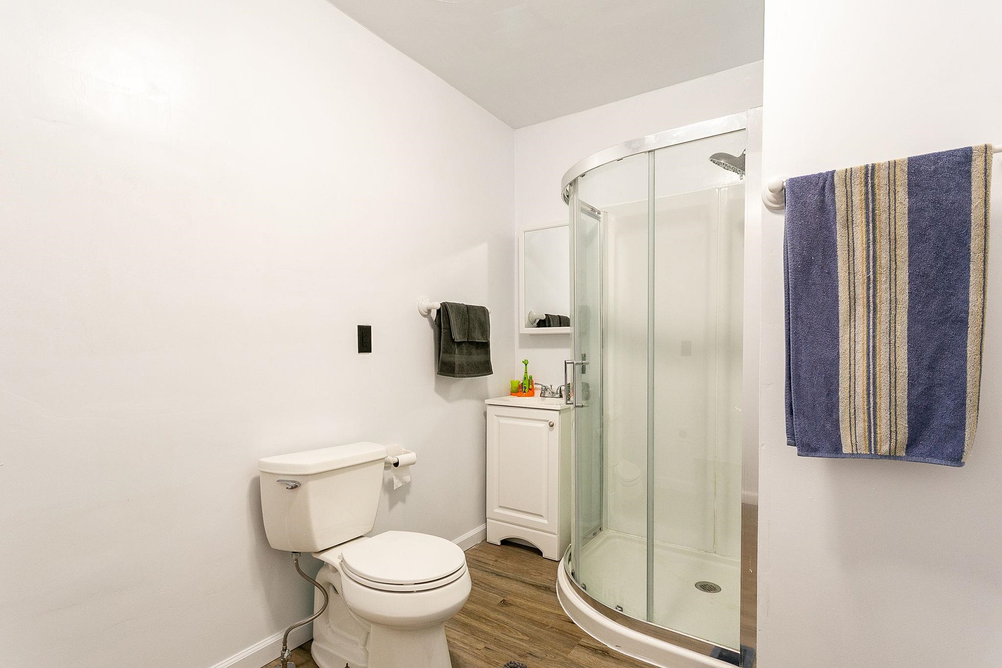 3612 G Road Palisade, CO 81526 - Photo 27 of 38 a bathroom with a toilet and a shower