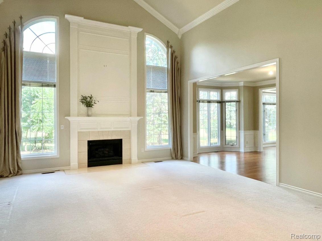 5706 Kirkridge Trail Rochester, MI 48306 - Photo 6 of 60 Living room with gas fireplace