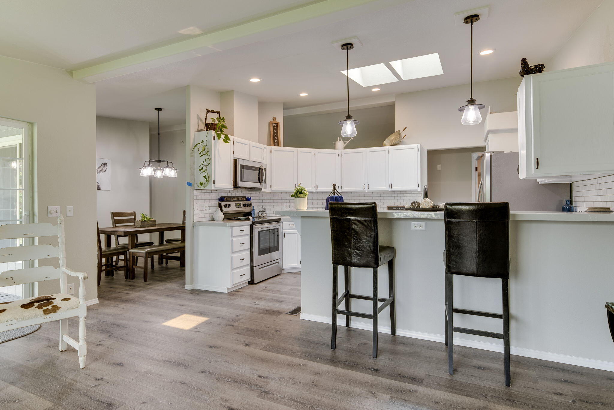 62362 Powell Butte Road Bend, OR 97701 - Photo 18 of 45 Living/Dinning