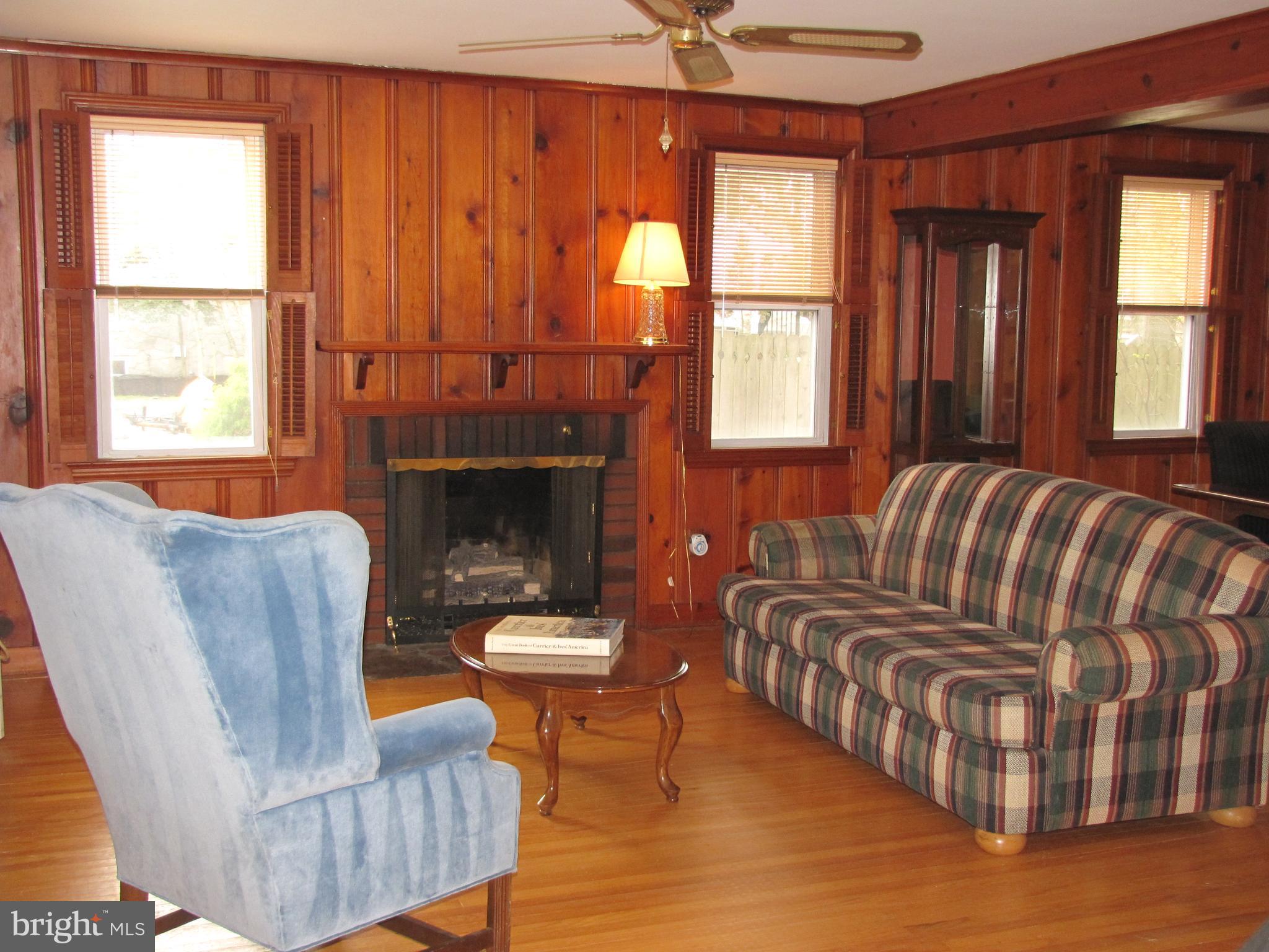 746 Arndt Avenue Riverside, NJ 08075 - Photo 3 of 29 Living room with Gas Fireplace