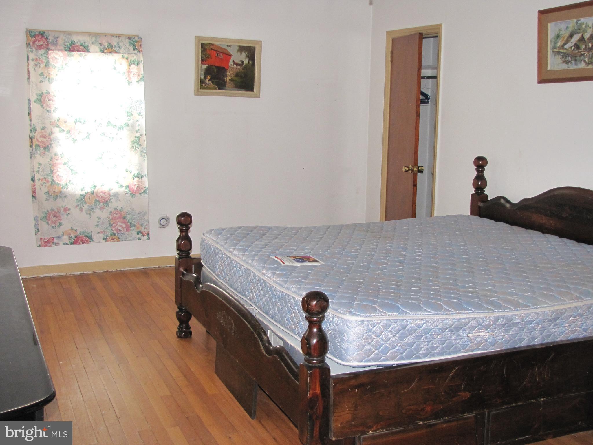 746 Arndt Avenue Riverside, NJ 08075 - Photo 24 of 29 Bedroom 3 with ceiling fan