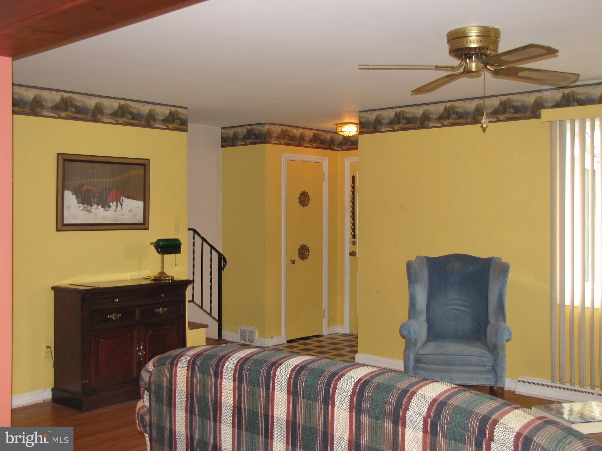 746 Arndt Avenue Riverside, NJ 08075 - Photo 5 of 29 Living Room