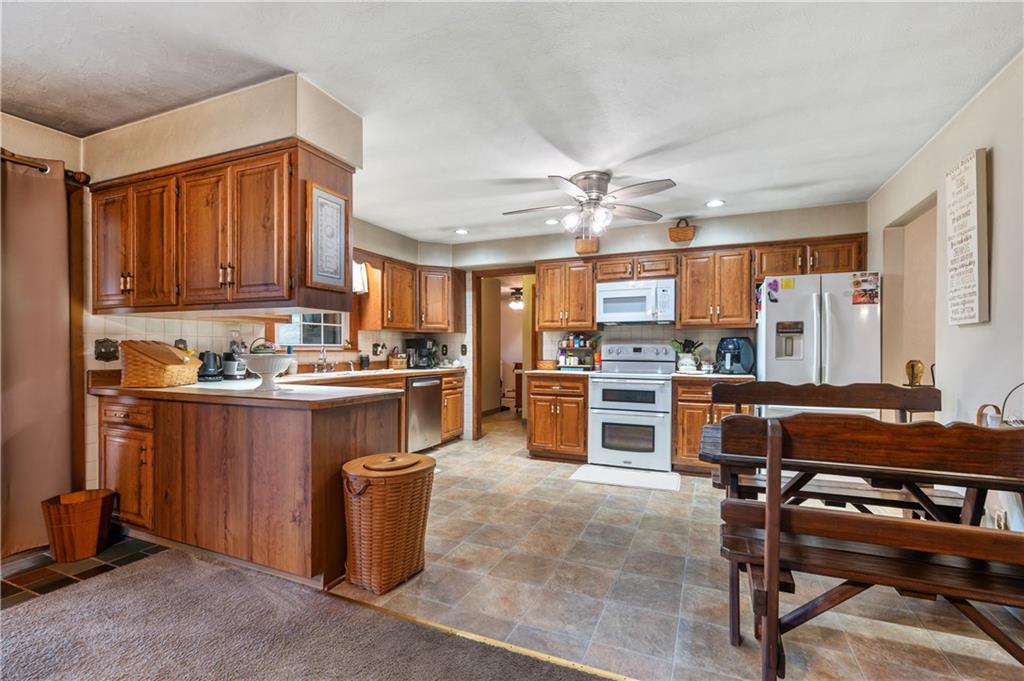 538 Lee Road Burgettstown, PA 15021 - Photo 9 of 27 Gallery Image 9