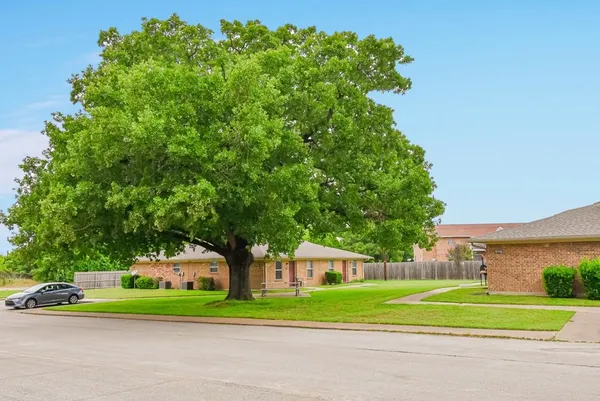 $695 | 100 Sunset Street, Malakoff, TX 75148