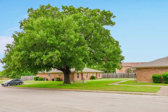 $695 | 100 Sunset Street, Malakoff, TX 75148