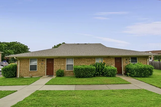 $695 | 100 Sunset Street, Malakoff, TX 75148