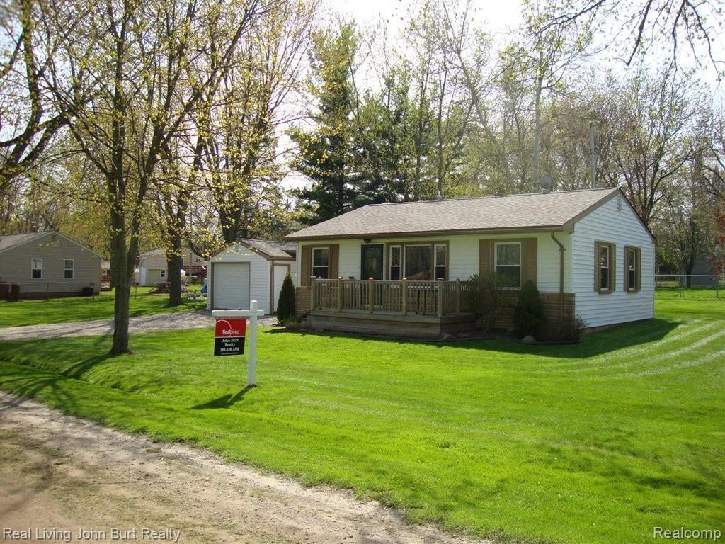 682 Pleasant Ridge Lake Orion, MI 48362 - Photo 1 of 21 Front View-1