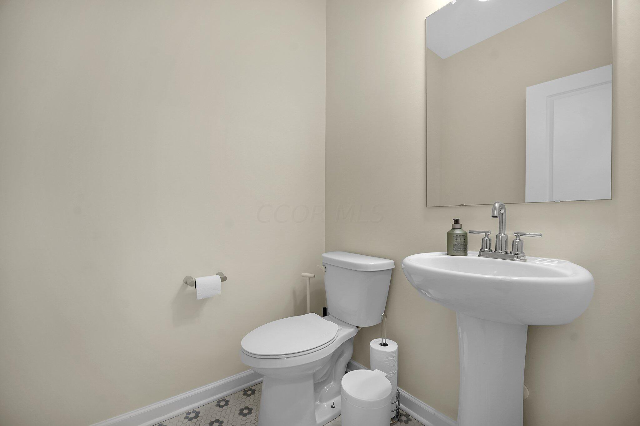 4797 Yankee Road Hilliard, OH 43026 - Photo 16 of 37 18-web-or-mls-4797-yankee-rd