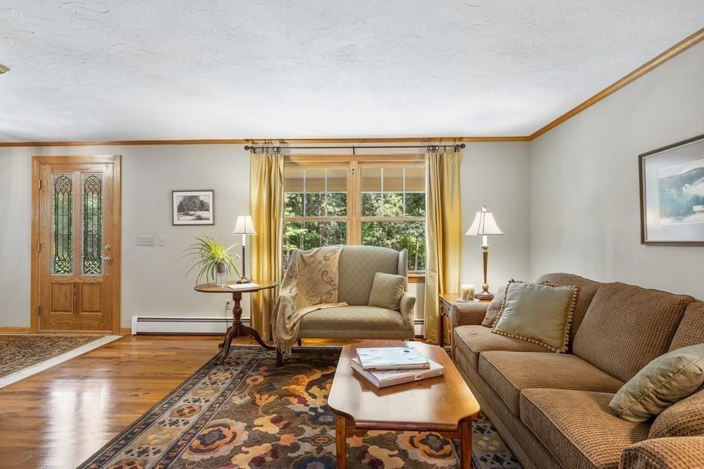 433 Moon Hill Road Northbridge, MA 01534 - Photo 5 of 40 Gallery Image 5