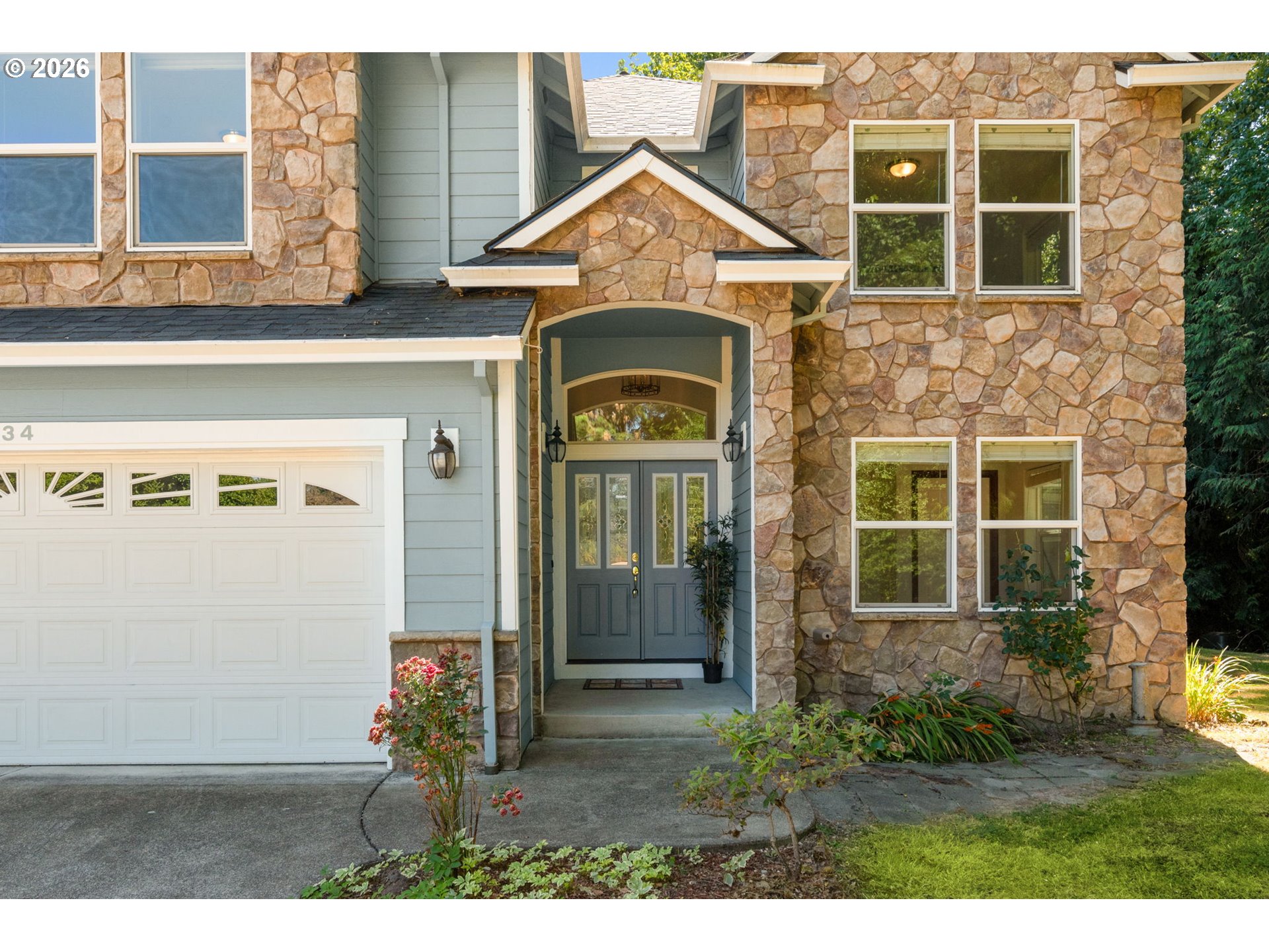 534 Northeast South Shore Road Portland, OR 97211 - Photo 4 of 31