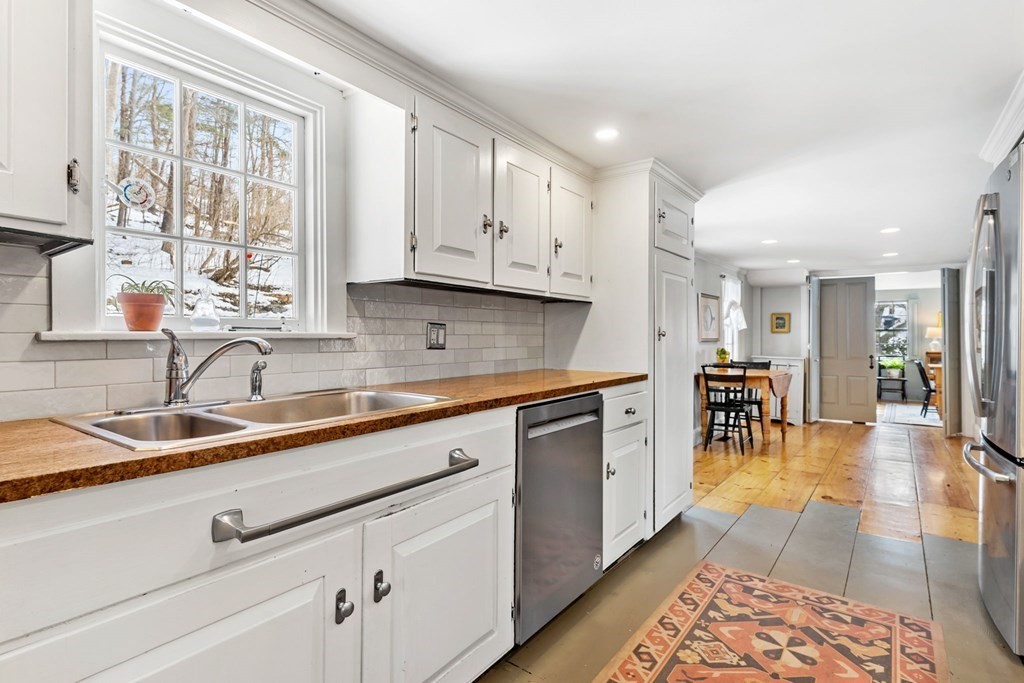 93 River Road Topsfield, MA 01983 - Photo 14 of 42