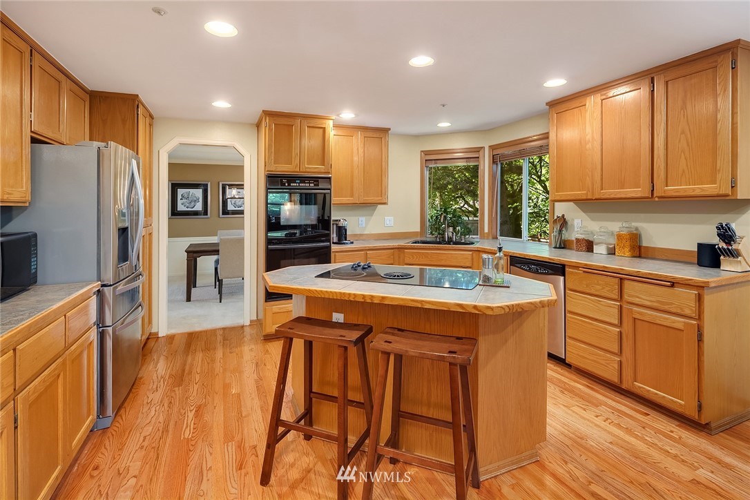 4524 Northeast 26th Court Renton, WA 98059 - Photo 10 of 32 Gallery Image 10