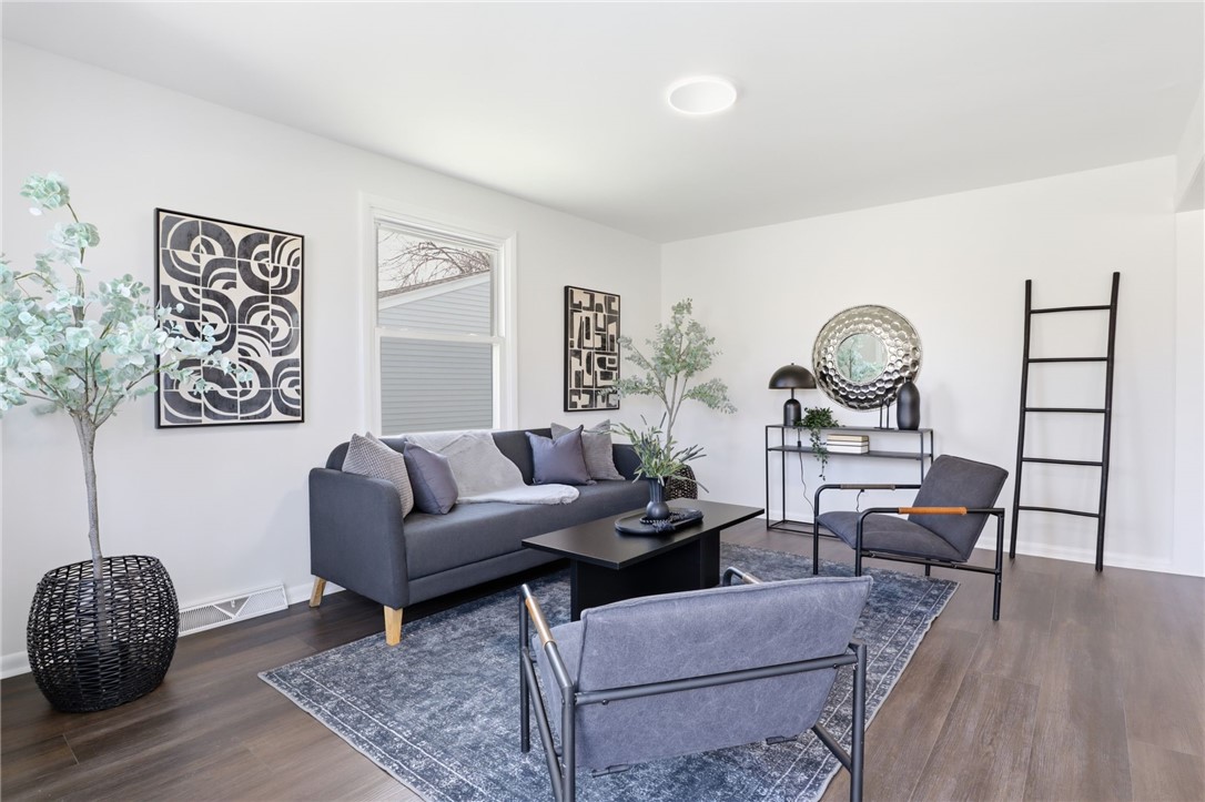 105 Names Road Chili, NY 14623 - Photo 3 of 35