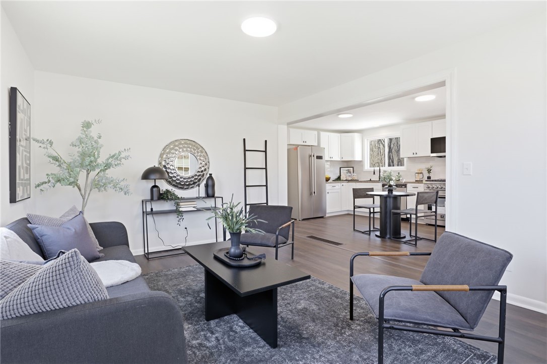 105 Names Road Chili, NY 14623 - Photo 4 of 35