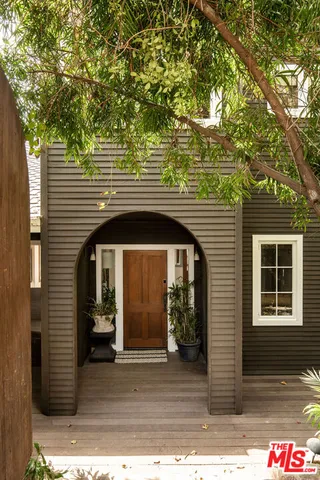 a view of entrance of the house