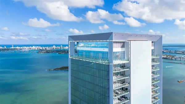 $4,500,000 | 700 Northeast 26th Terrace, Unit PH01, Miami, FL 33137
