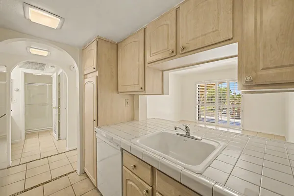 $995 | 3033 East Devonshire Avenue, Unit 3031, Phoenix, AZ 85016