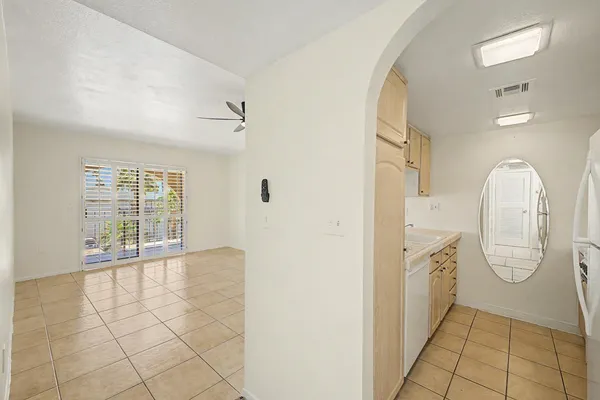 $995 | 3033 East Devonshire Avenue, Unit 3031, Phoenix, AZ 85016