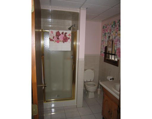 47 Crest Road Framingham, MA 01702 - Photo 12 of 22 Gallery Image 12