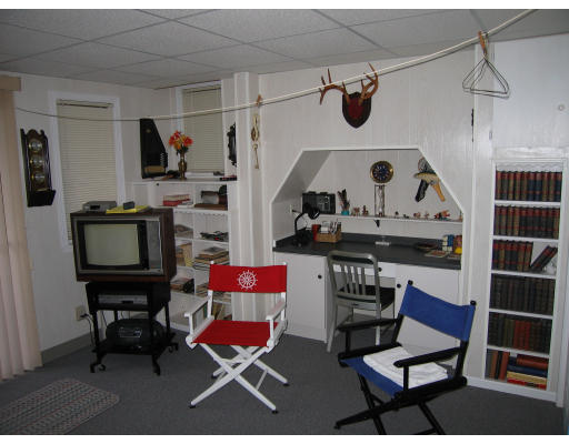 47 Crest Road Framingham, MA 01702 - Photo 14 of 22 Gallery Image 14