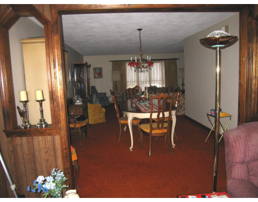 47 Crest Road Framingham, MA 01702 - Photo 4 of 22 Gallery Image 4
