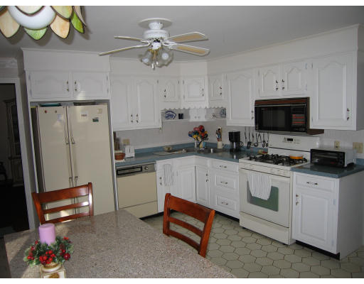 47 Crest Road Framingham, MA 01702 - Photo 6 of 22 Gallery Image 6