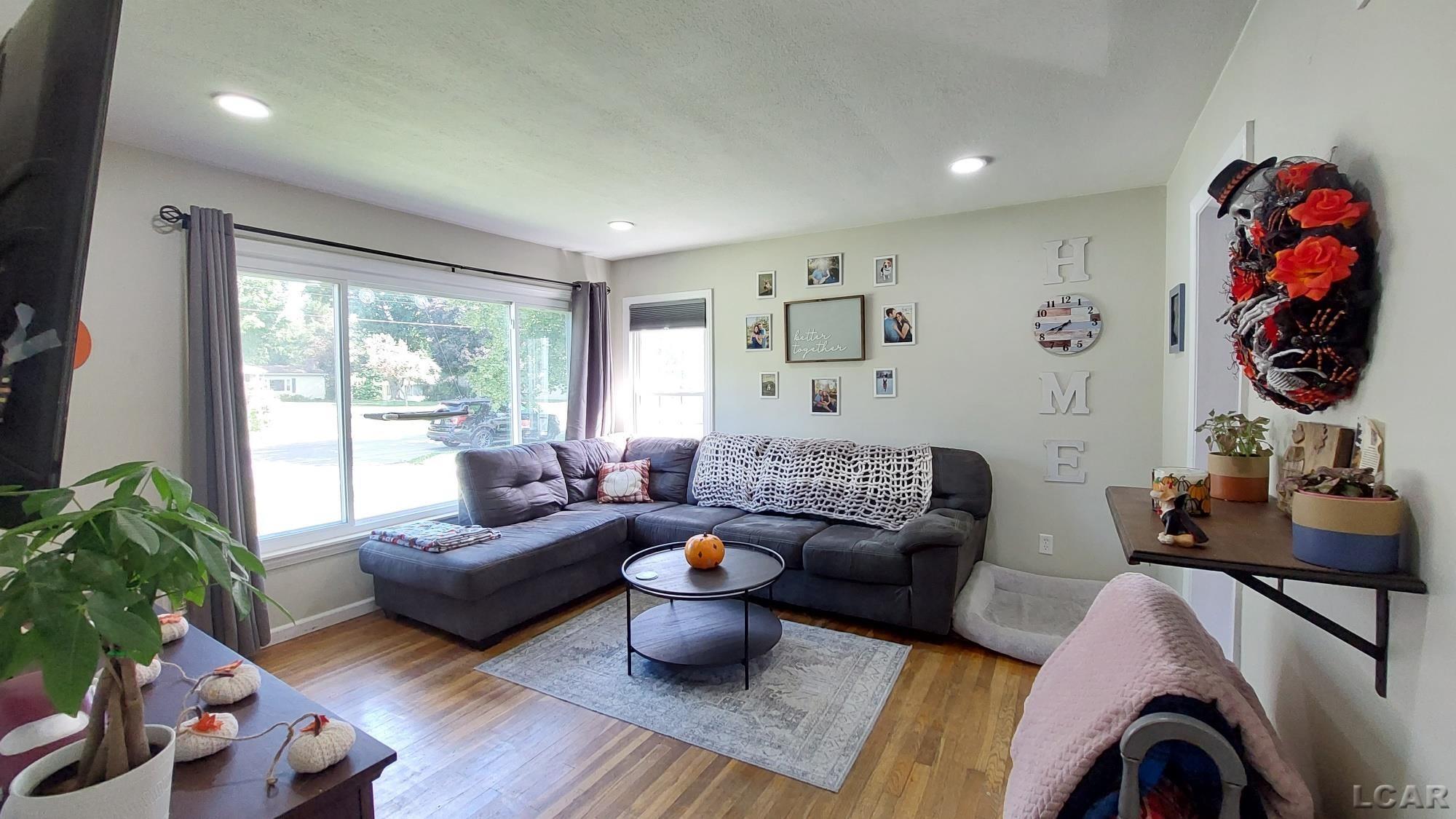 541 Riverside Avenue Adrian, MI 49221 - Photo 20 of 51 50122098-19.JPG