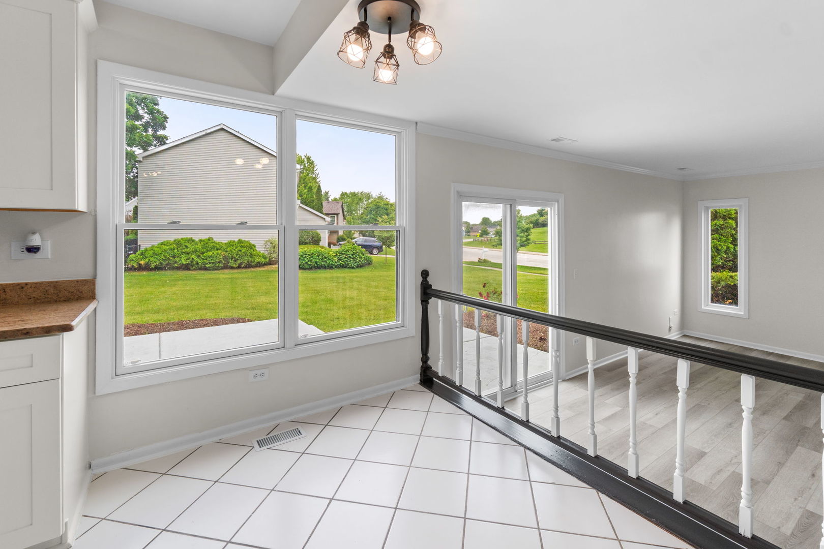 2254 Blacksmith Drive Wheaton, IL 60189 - Photo 12 of 32 a view of an entryway