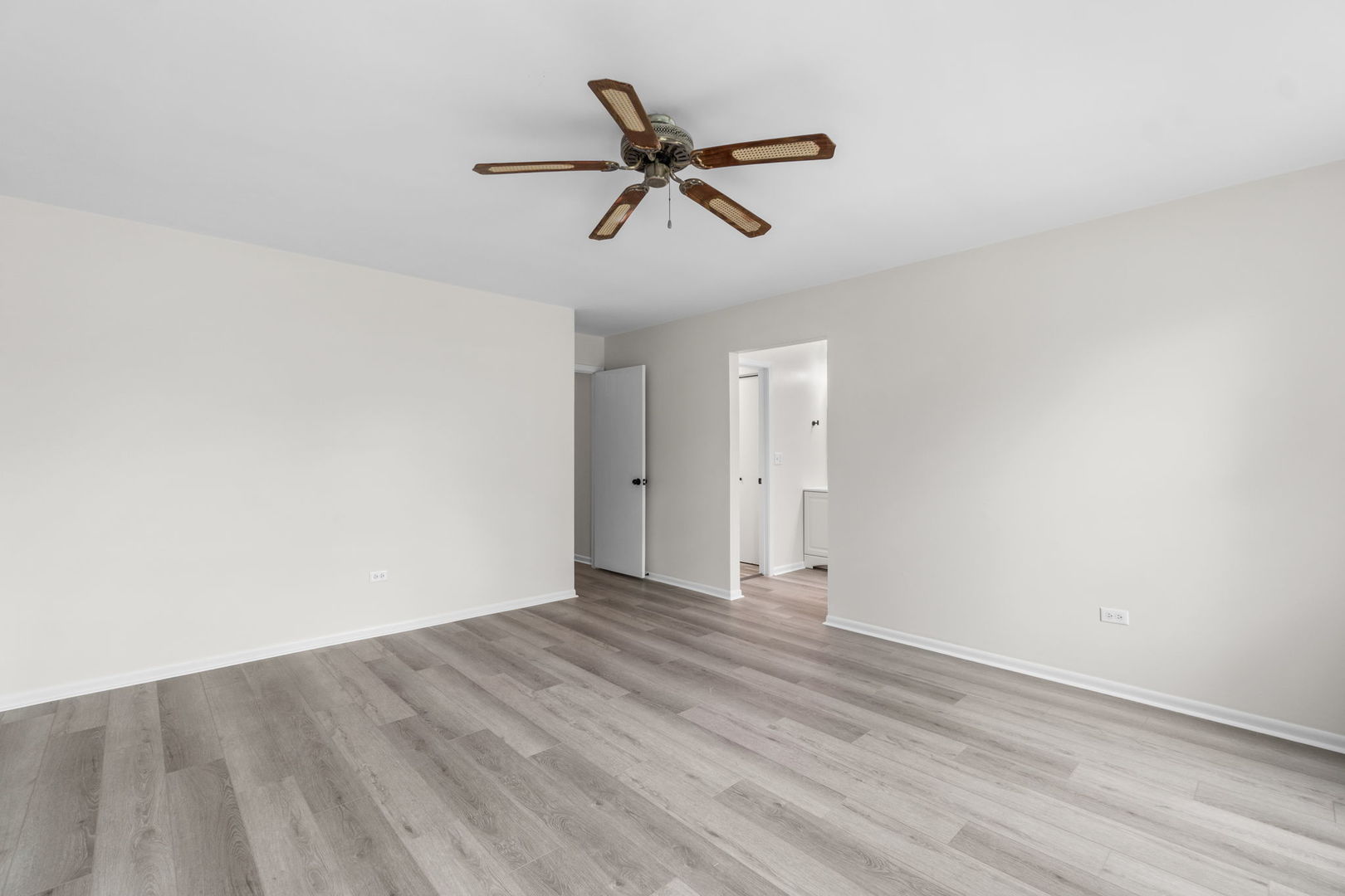 2254 Blacksmith Drive Wheaton, IL 60189 - Photo 27 of 32 a view of an empty room