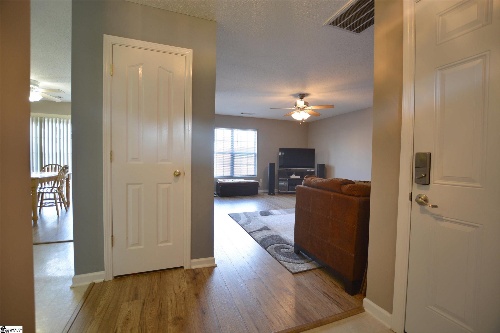 9 Spring Walk Way Greenville, SC 29605 - Photo 4 of 25 Gallery Image 4