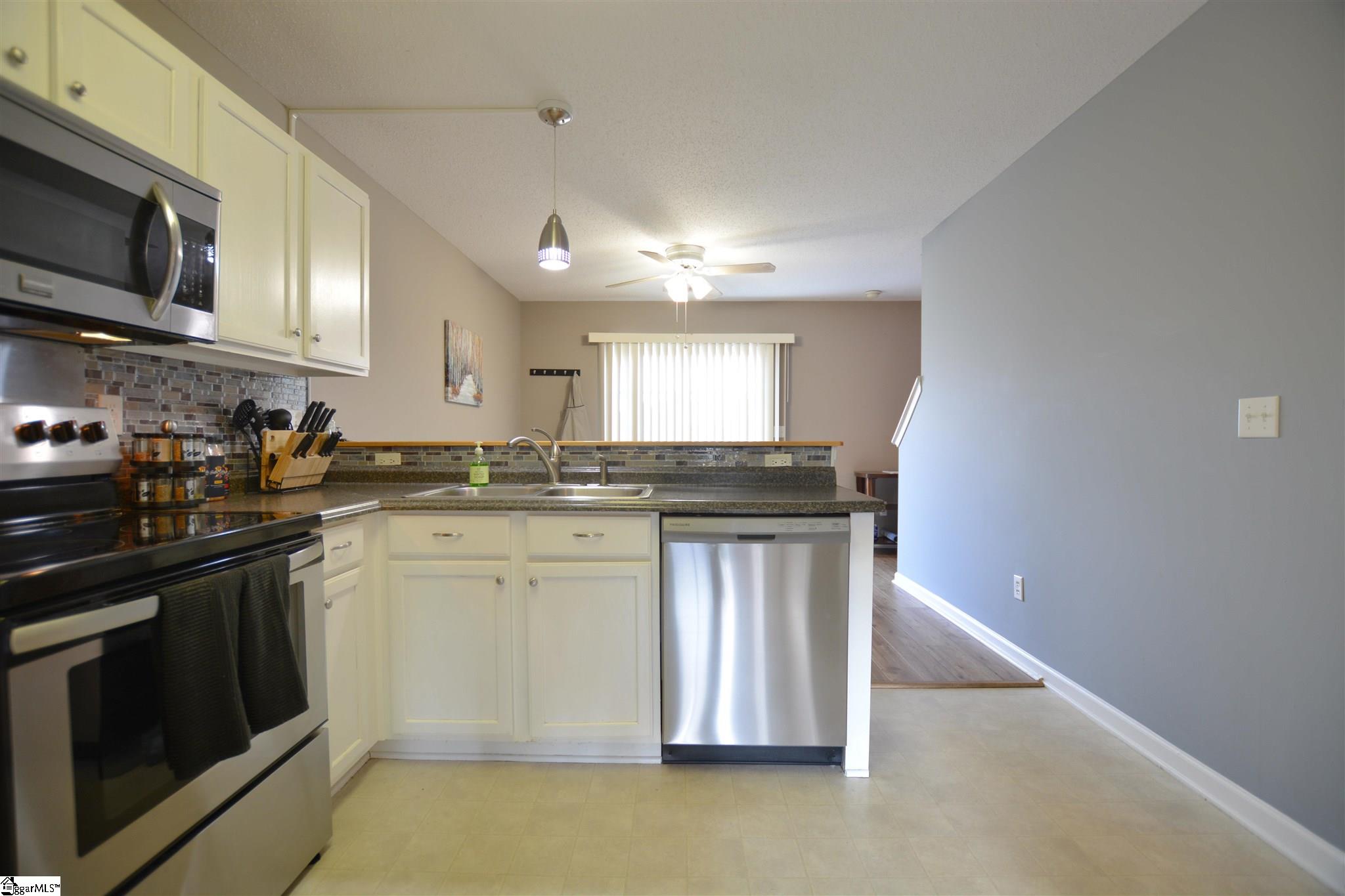 9 Spring Walk Way Greenville, SC 29605 - Photo 10 of 25 Gallery Image 10